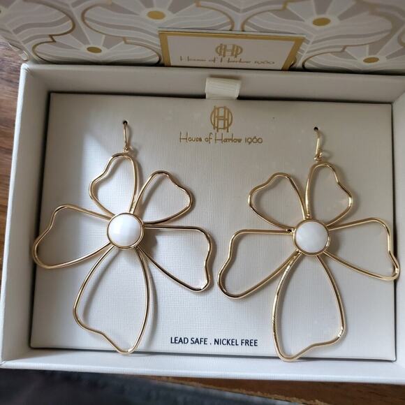 House of Harlow 1960 Flower Petal Oversized Gold Tone Earrings In Gift Box NEW - Picture 2 of 6